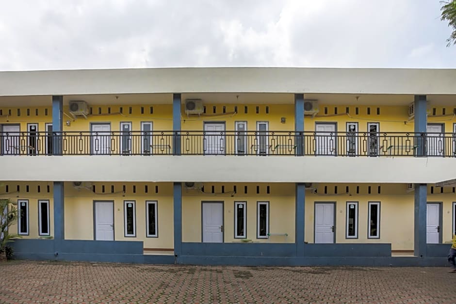 2996 Penginapan Villa Balong Bho