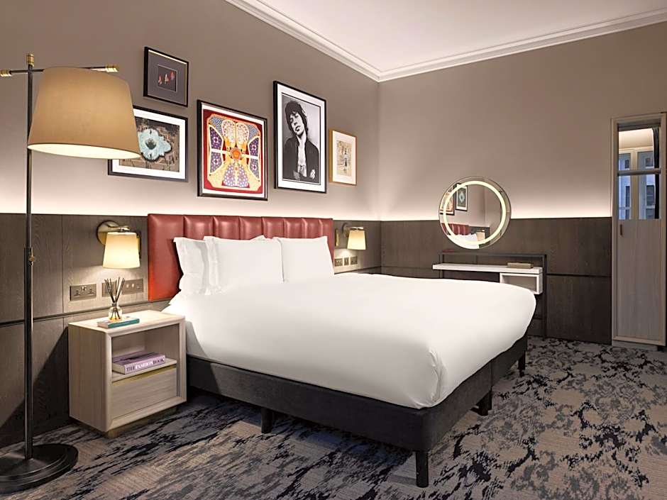 The Trafalgar St. James London, Curio Collection by Hilton