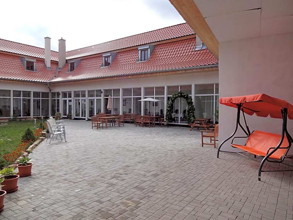 Kaštieľ Biela Dáma a Čierny Rytier