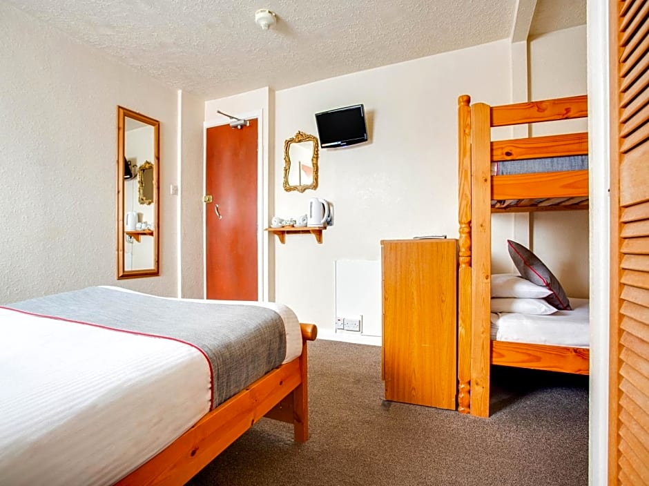 OYO Godolphin Arms Hotel