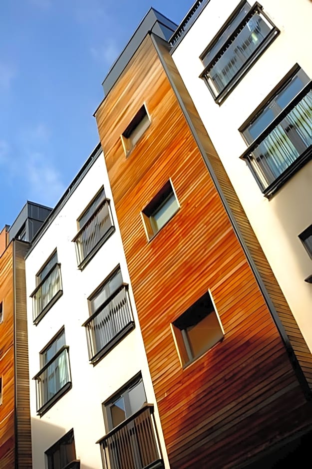 Base Serviced Apartments - Cumberland Street