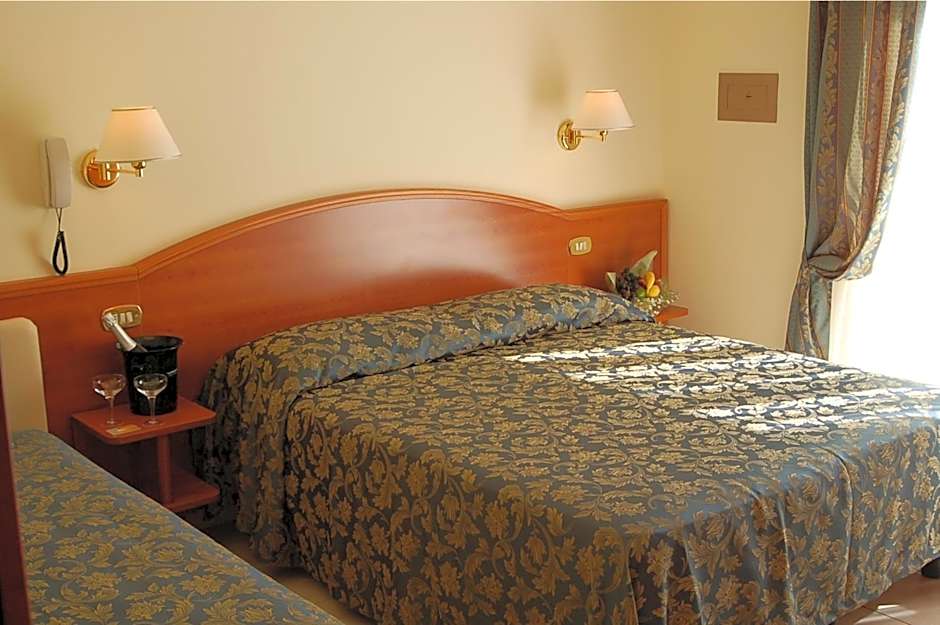 Hotel Donatella Pinarella