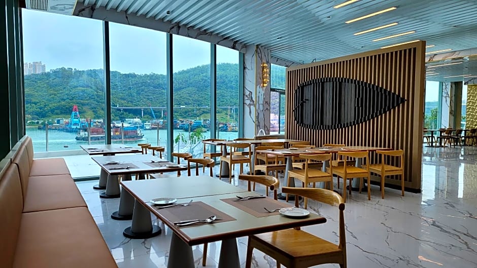 Grand Bay View Hotel & Resort