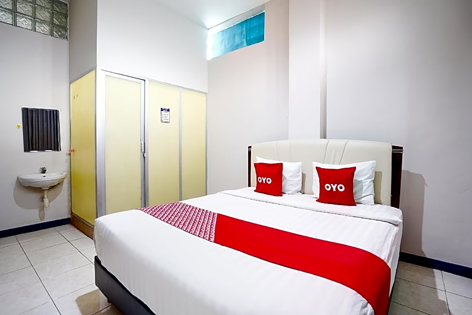 OYO Flagship 90890 Bratang Gede Residence