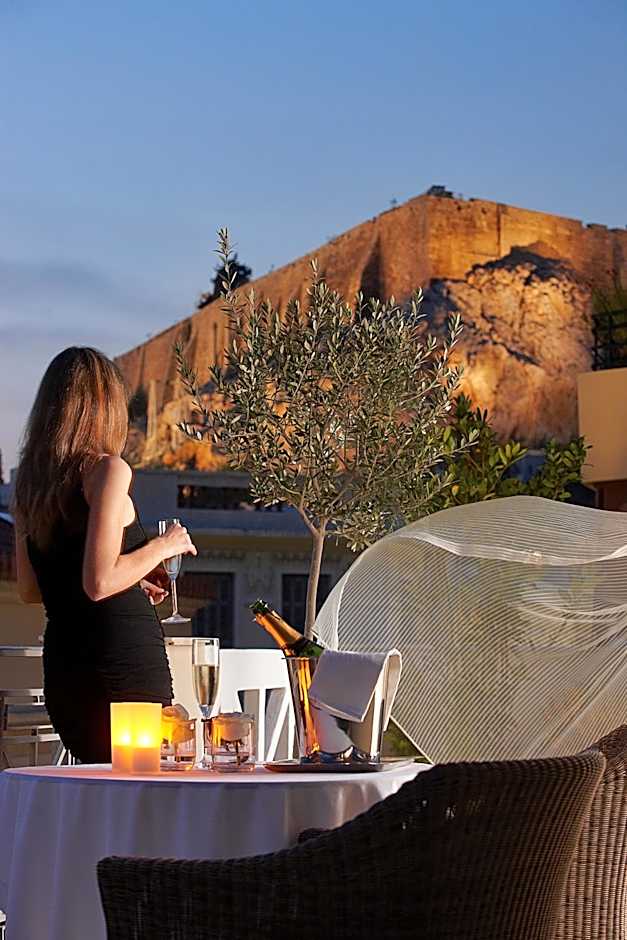 Ava Hotel and Suites