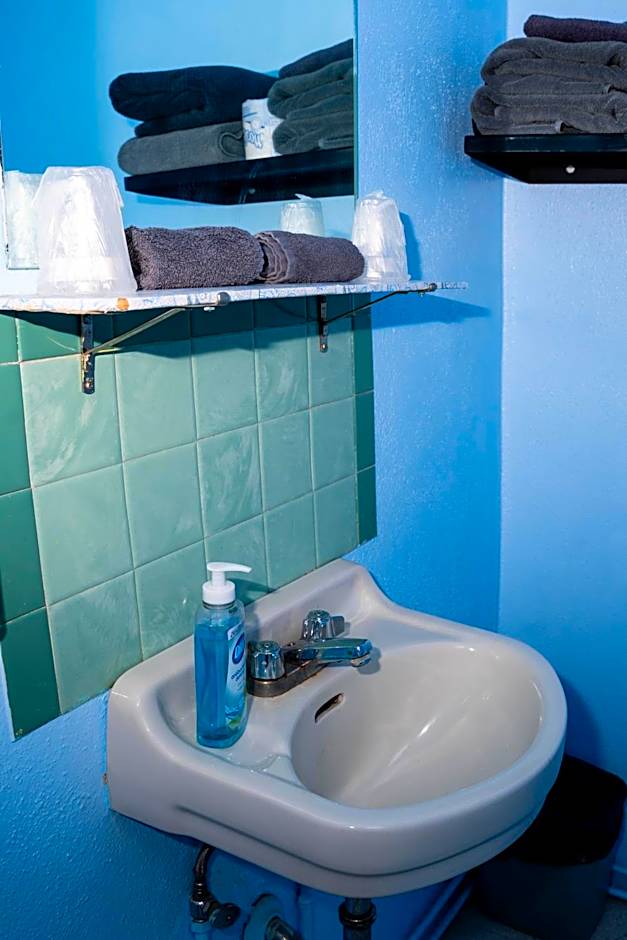 Maverick Motel