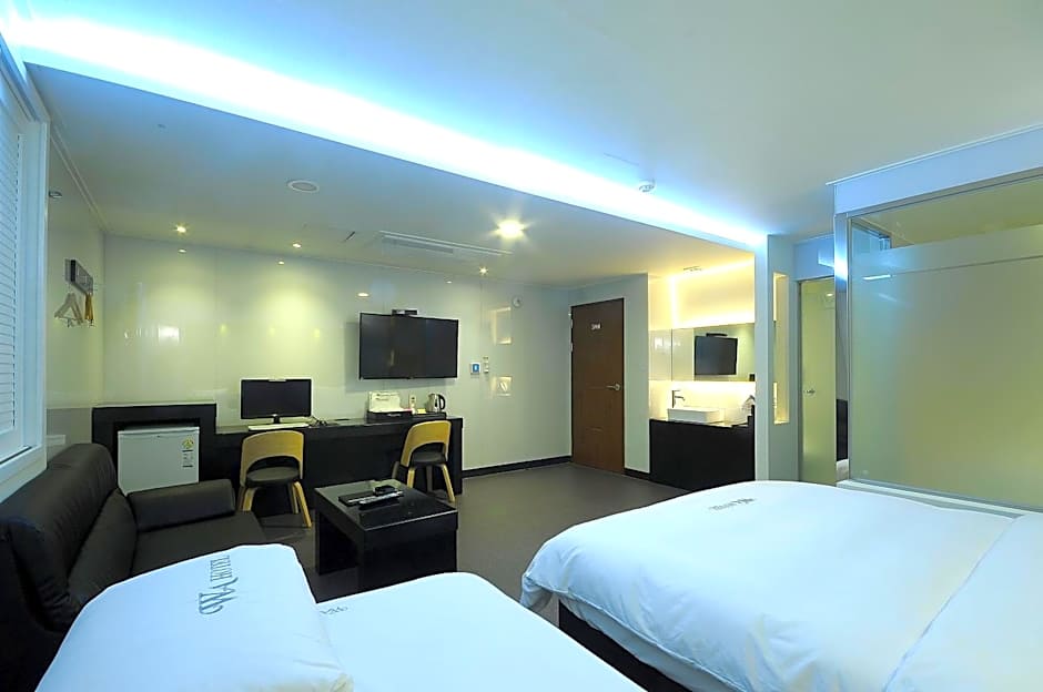 WA Hotel