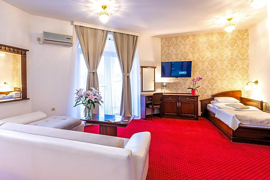 Garni Hotel Royal Crown