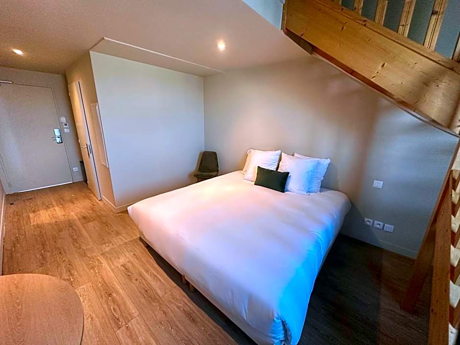 Gold Beach Hotel & RESIDENCE