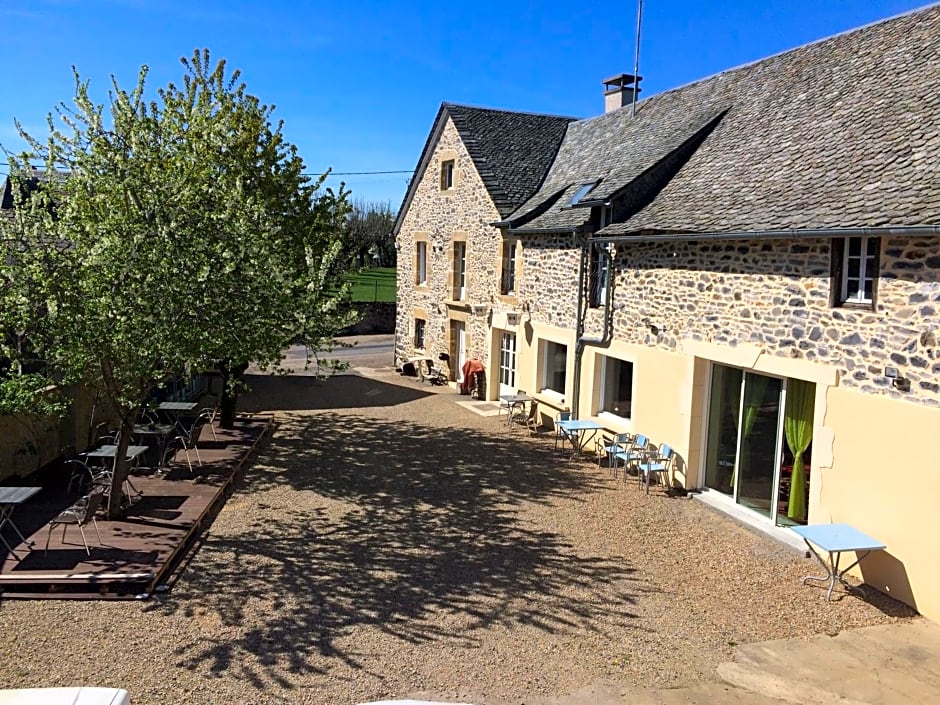 AUX PORTES D'AUBRAC studio 2 personnes