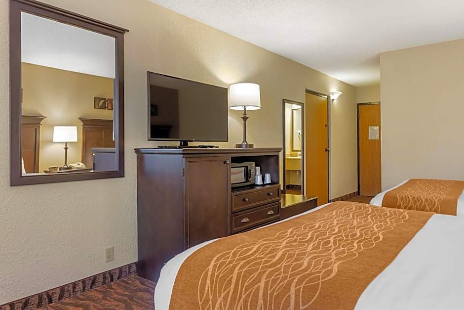 Comfort Inn At Thousand Hills