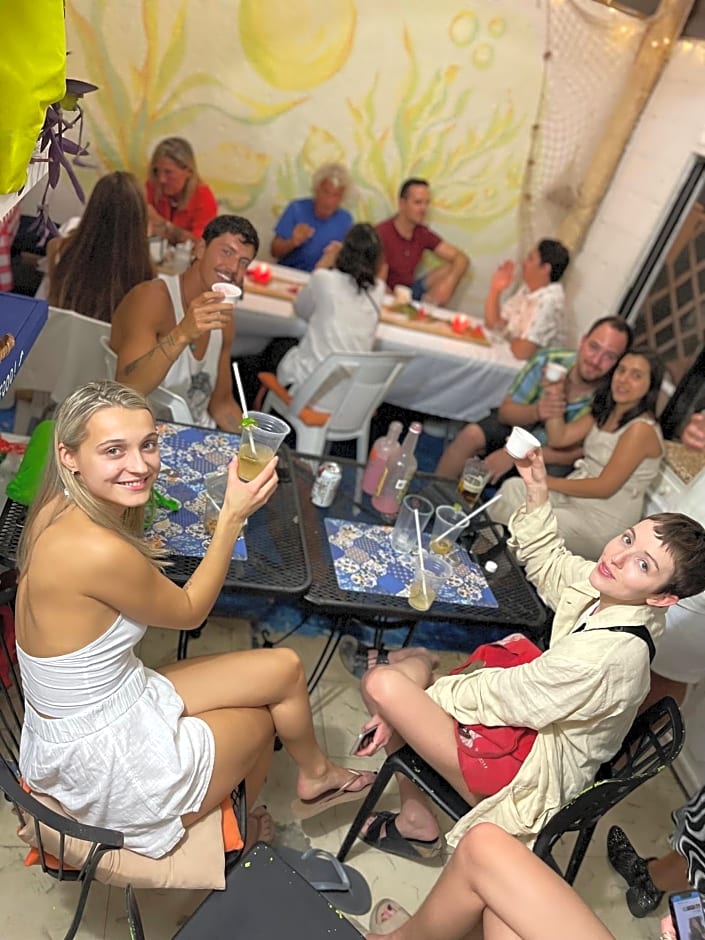 Itzé Hostel