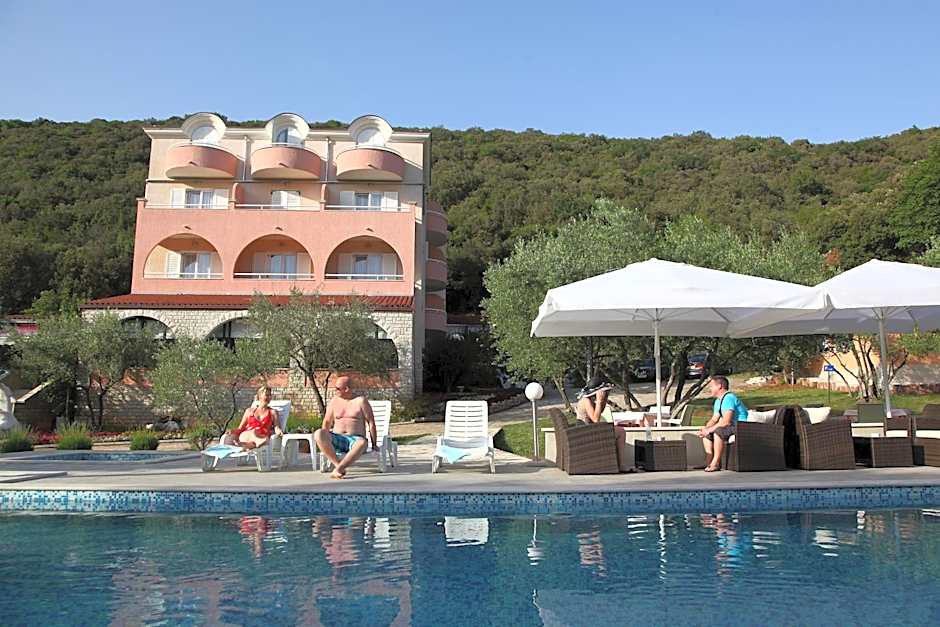 Photo 1 of 50 of Hotel Carmen