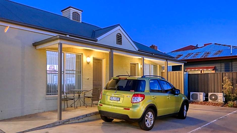 Bridges on Meninya Motel & Apartments