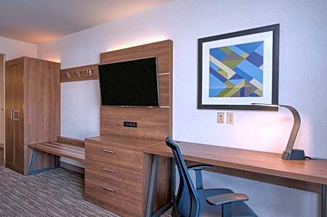 King Suite with Sofa Bed - Non-Smoking