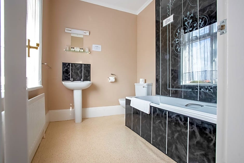 OYO Cliffemount Hotel