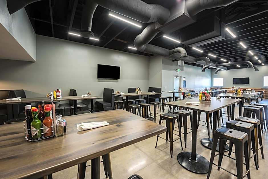 Studio 6-Mccarran, NV - Sparks - Tahoe - Reno Industrial Center