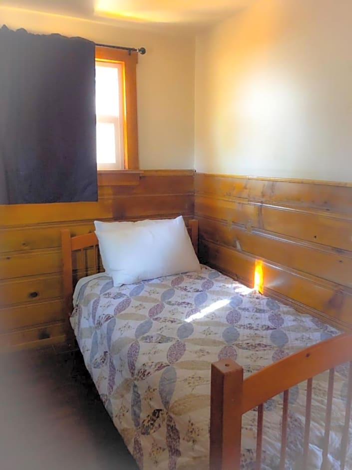 Embers Lodge & Cabins