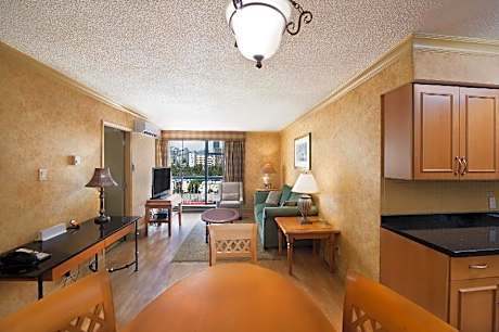 Sunset Inn and Suites