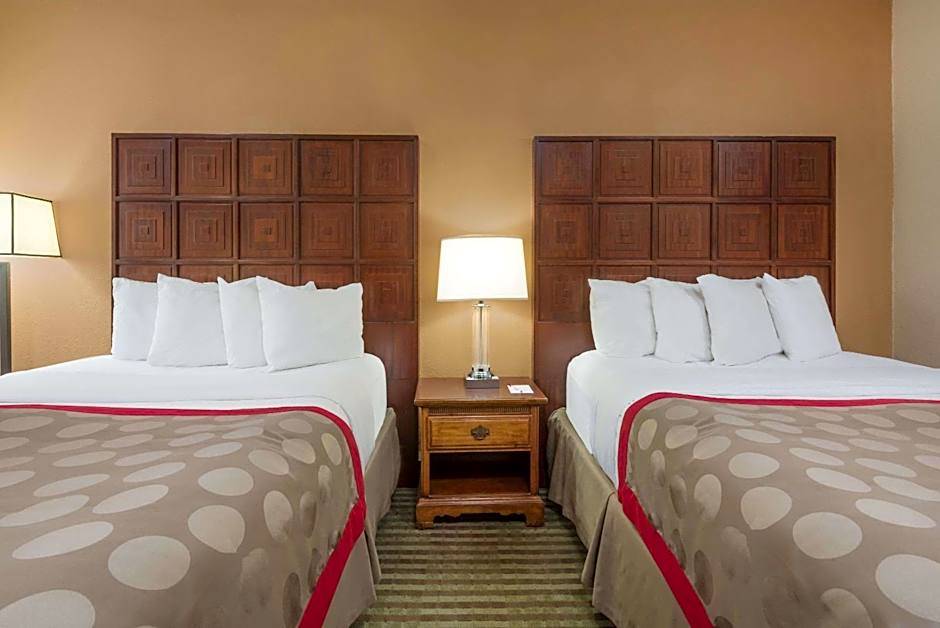 Ramada by Wyndham Columbus Polaris