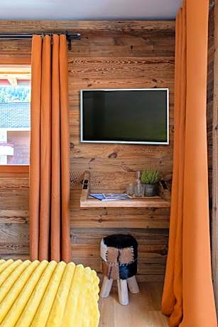 Triple Room with Mountain View