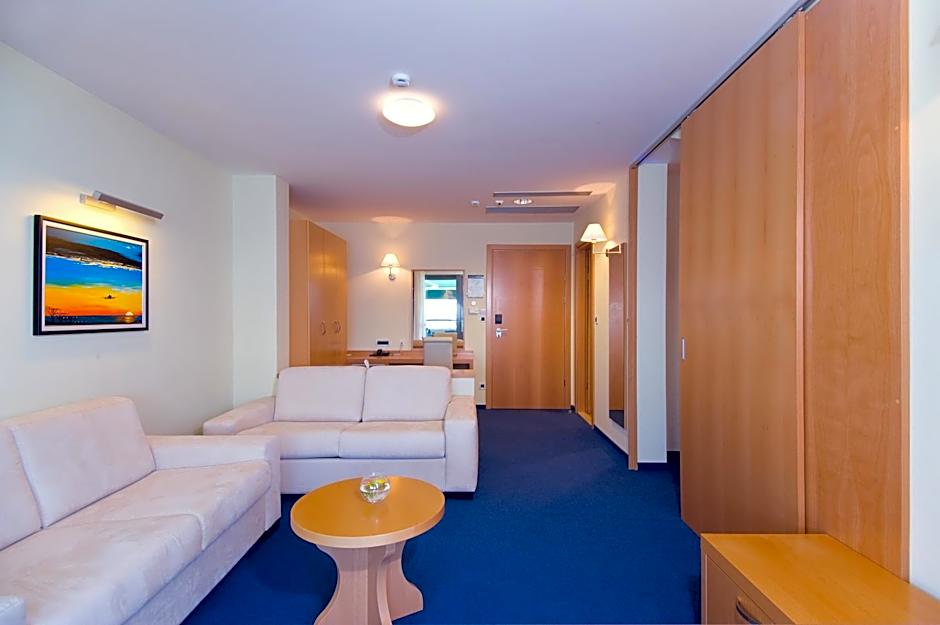 Photo 1 of 10 of Suite, Sea View