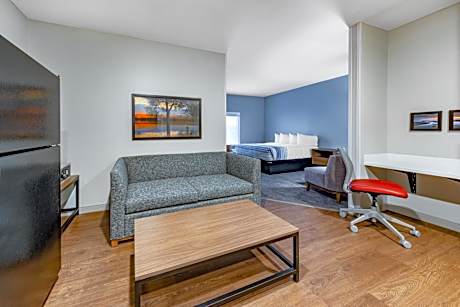 1 Queen Bed Full Kitchen Non-Smoking