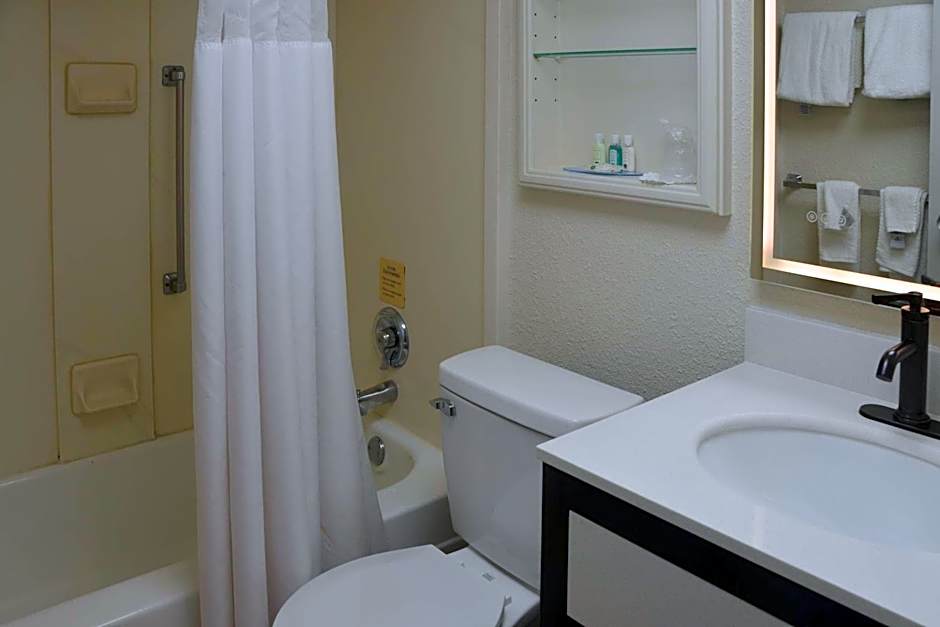 Quality Inn Perrysburg - Toledo South