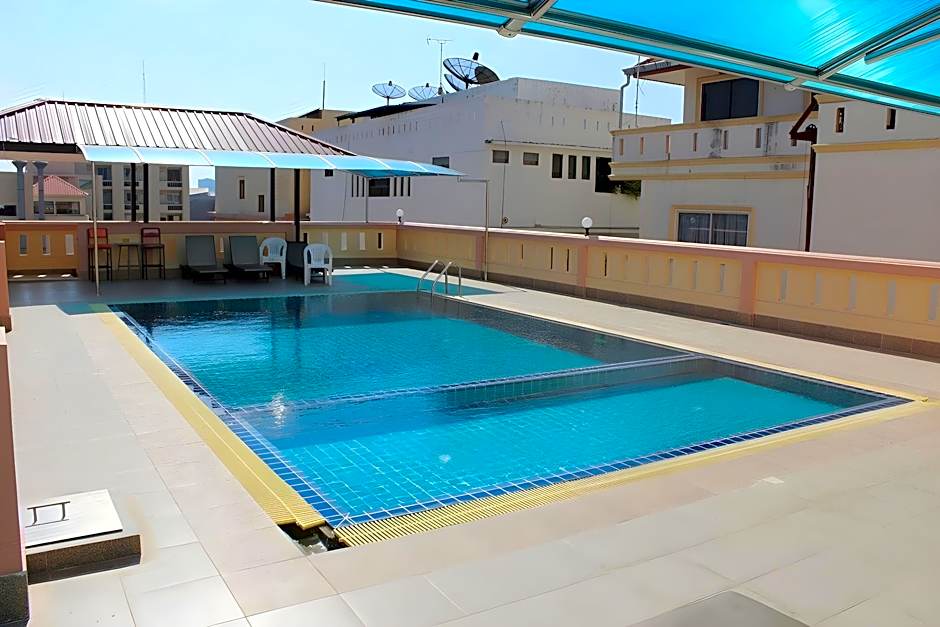 A.A. Pattaya Golden Beach Hotel