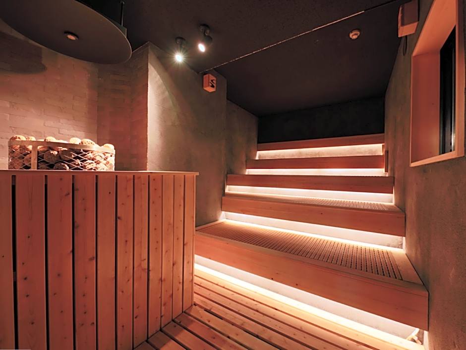 Rembrandt Cabin and Spa Shimbashi - Men Only