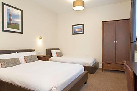 Family 3 or Twin Room