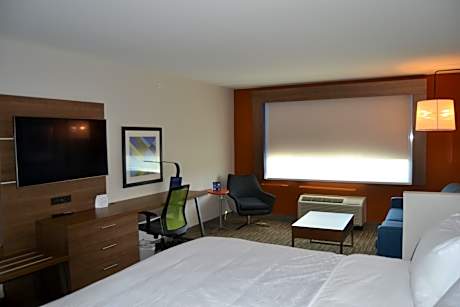 Queen Suite with Two Queen Beds and Sofa Bed