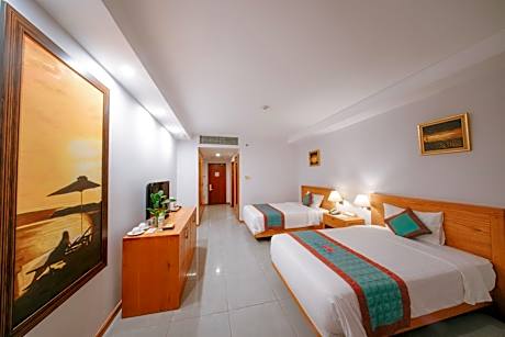 Deluxe Triple Room with Sea View