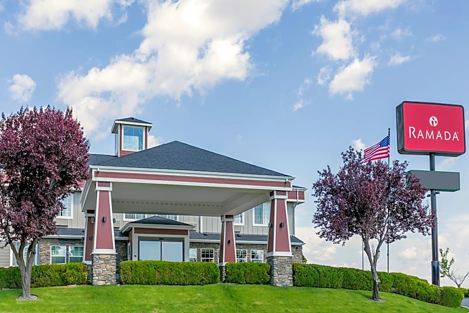 Ramada by Wyndham Moses Lake