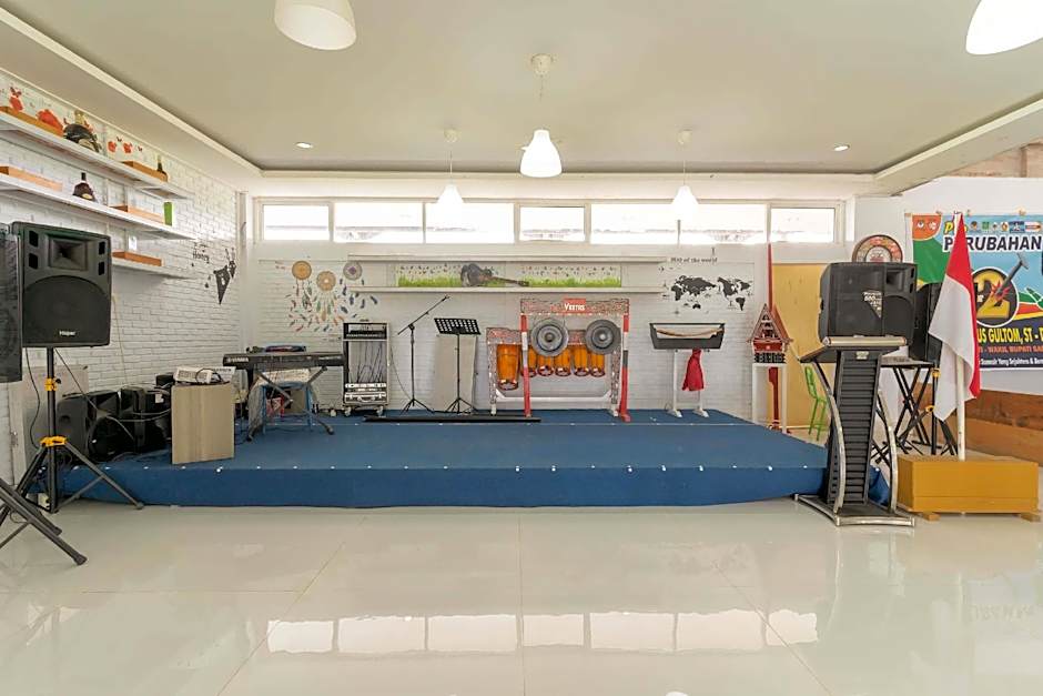 RedDoorz Plus @ Vantas Hotel Parbaba