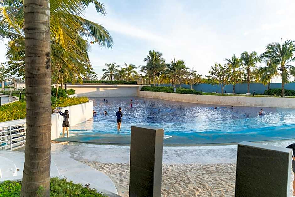 R'Holistay Azure North KING SIZE BED & Wave POOL