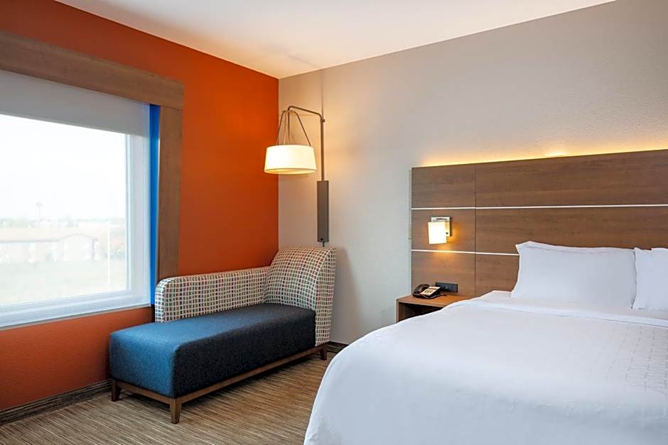 Holiday Inn Express And Suites Beloit By IHG