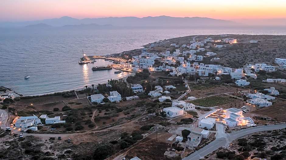 Camvillia Donoussa Village Suites