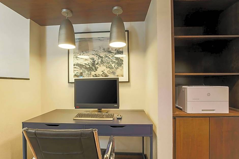 Hampton Inn By Hilton And Suites Denver Tech Center