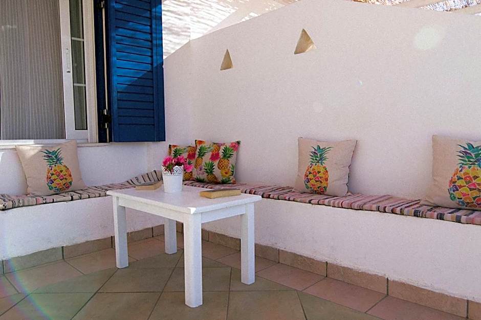 Armadoros Hotel / Ios Backpackers