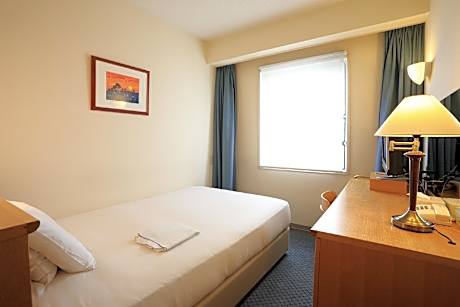 Single Room - Non-Smoking