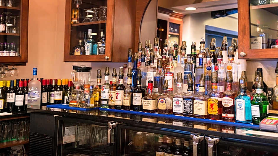 Holiday Inn Hotel & Suites Warren By IHG