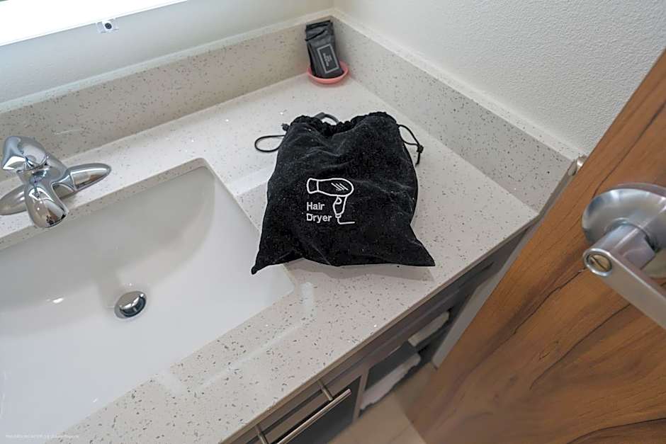 Texas Bungalows Hotel and Hotel Que at i35 Austin Pflugerville