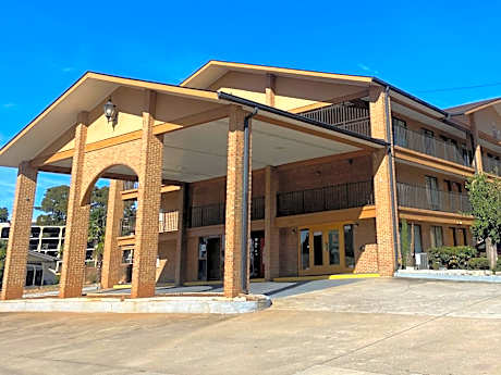 American Inn and Suites - Atlanta Airport Jonesboro I-75