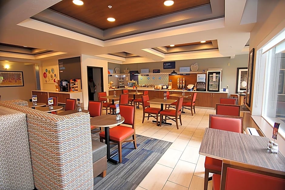Holiday Inn Express Hotel & Suites Ashland By IHG