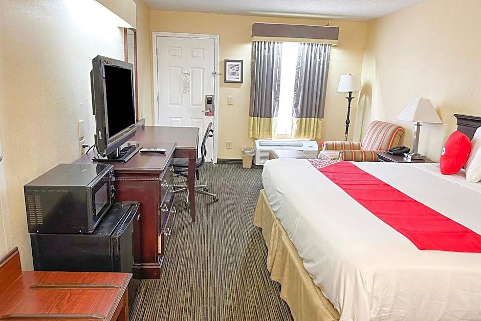 Bonita Lakes Inn