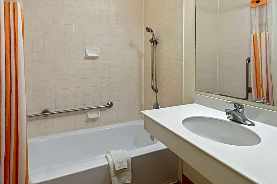 La Quinta Inn & Suites by Wyndham Salt Lake City Layton