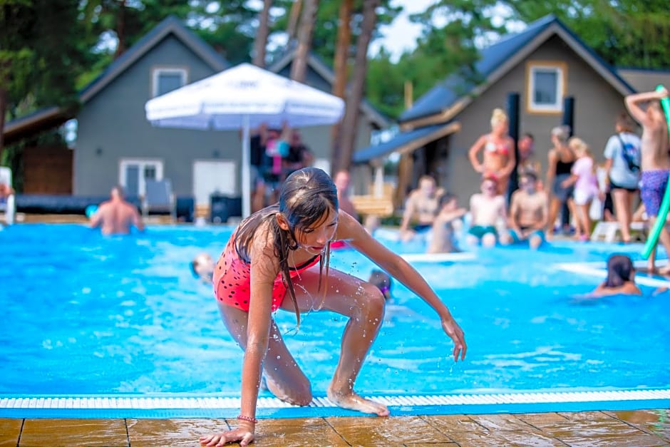 OŚRODEK KOLONIJNO WCZASOWY MEWA - przy plaży z basenem z podgrzewaną wodą i mini SPA