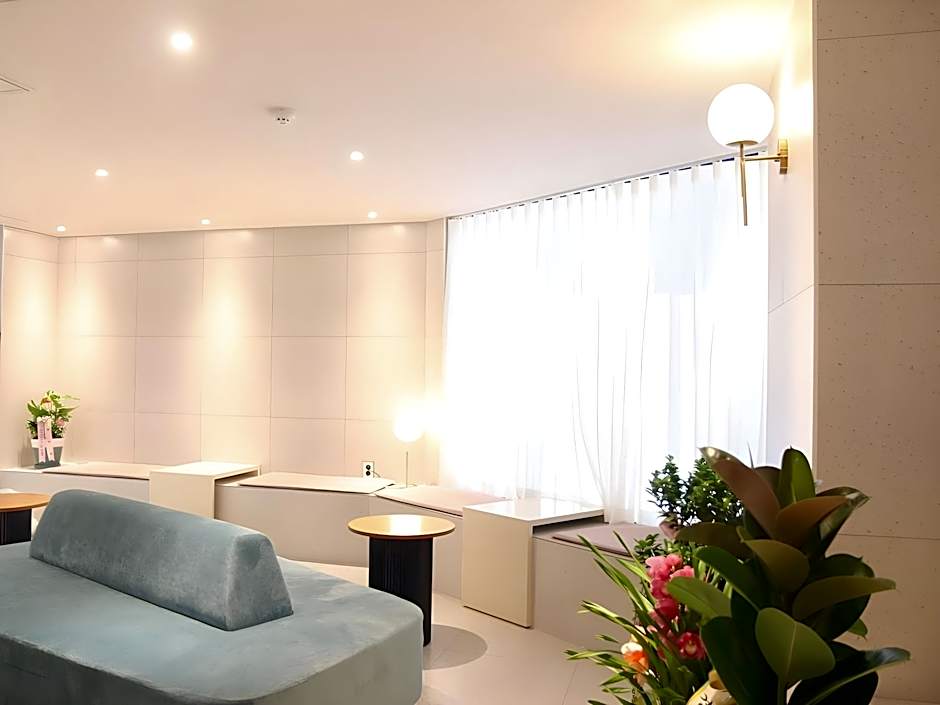 Changwon Brown dot Hotel Palyong