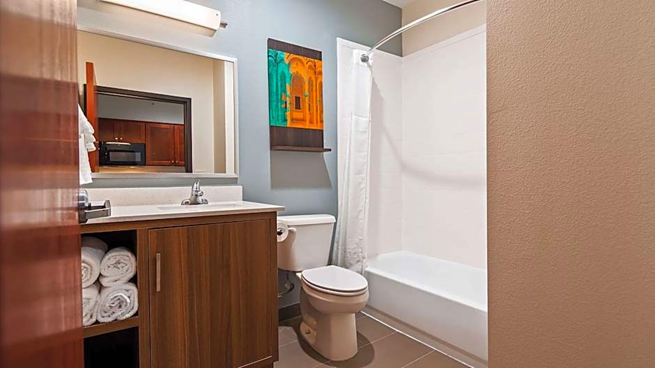 Best Western Ingleside Inn & Suites